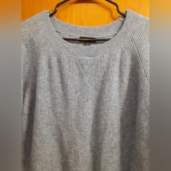 J Crew Women's Merino Wool Blend Perwinkle Blue Long Sleeve Sweater - Picture 2 of 6